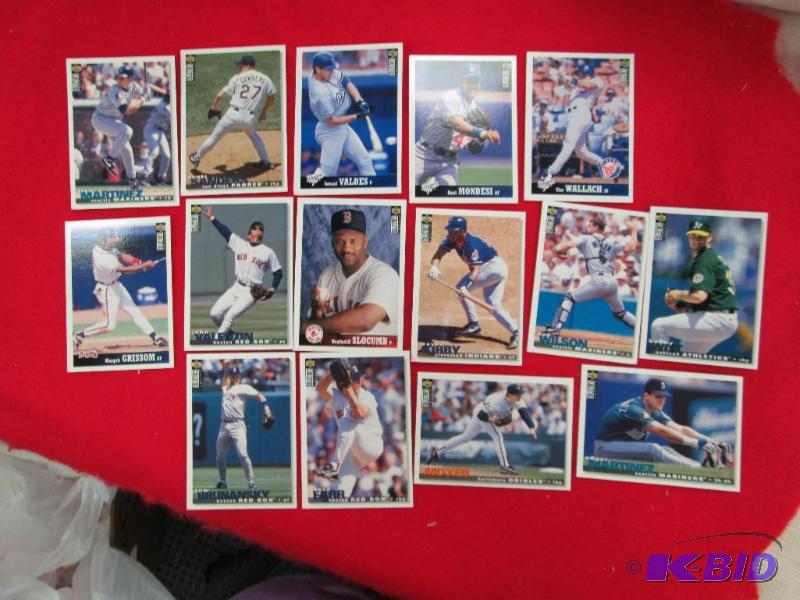 lot 31 image: Qty 15 Upper deck Collectors choice Baltimore...