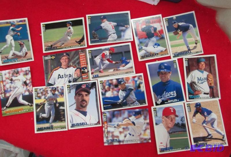 lot 33 image: Qty 15 Upper deck Collectors choice Cleveland...