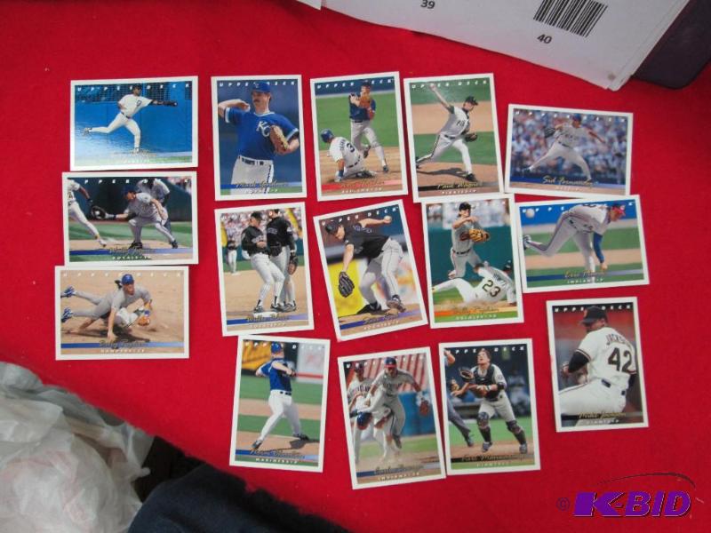 lot 35 image: Qty 15 Upper Deck  Giants Mike Jackson and Ki...
