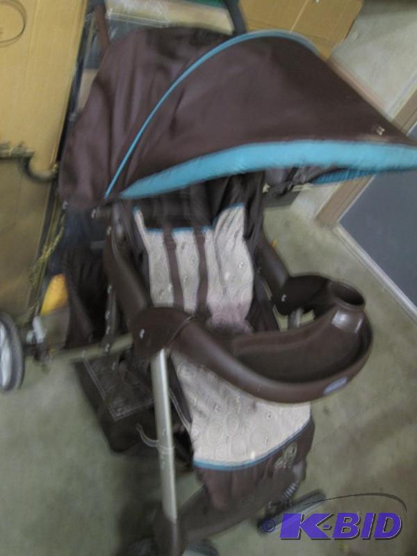 lot 41 image: Graco Stroller-used in good shape...
