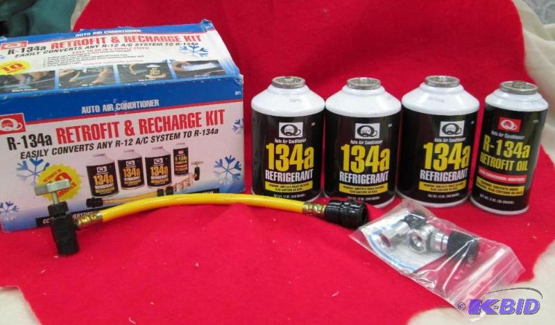 lot 74 image: Auto air conditioner R-134a retrofit and rech...