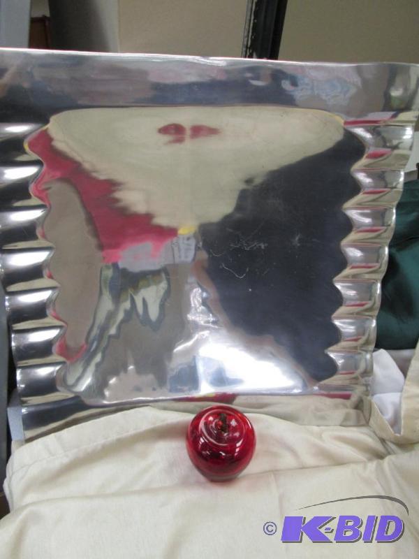 lot 80 image: Qty 2 Metal decoration and a glass apple...