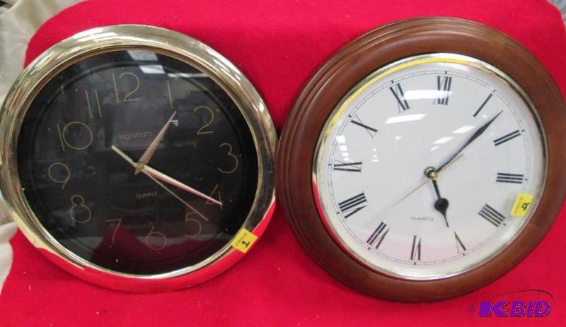 lot 81 image: Qty 2 Clocks Ingraham Quartz, and a wooden Qu...