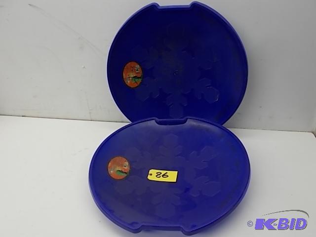 lot 86 image: (3) Snow Sleds...