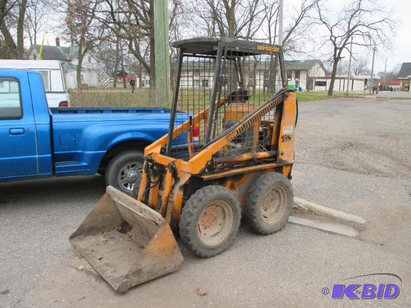 1816 Case Skidloader, runs and works, Nice sm...