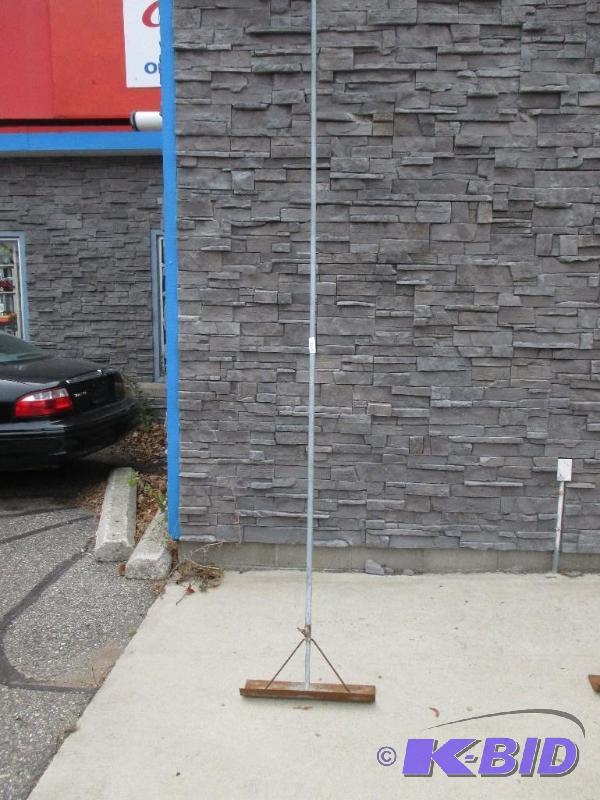 Snowrake with long handle...