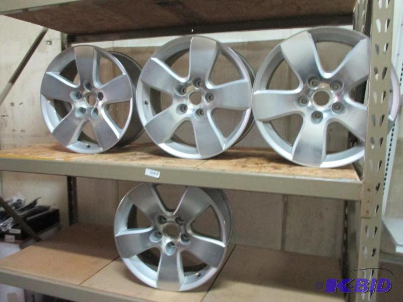 4 2012 Dodge 1500 Rims, Very good condition e...