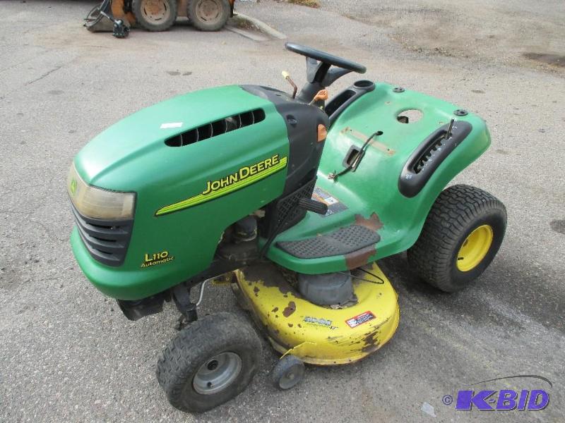 JD 110 Mower, automatic, missing some parts, ...