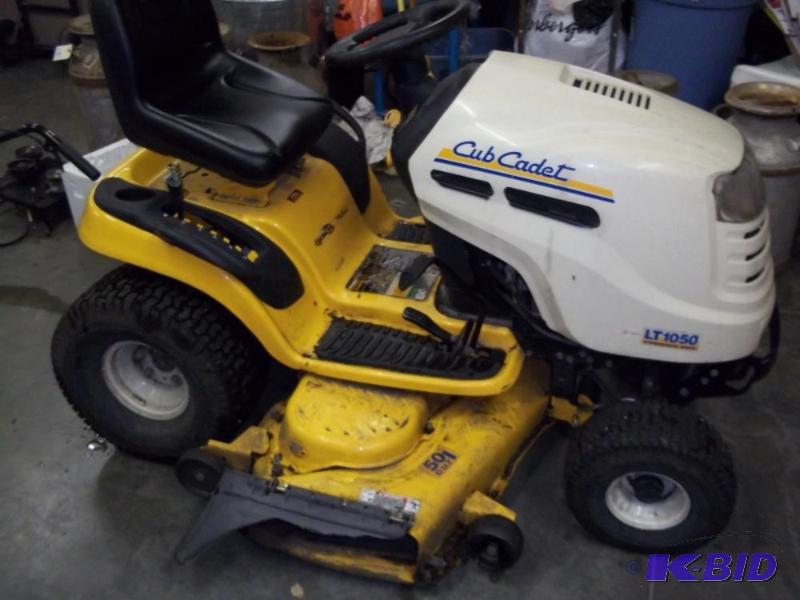 Cub Cadet Mower with Snow Blower Runs and dri...