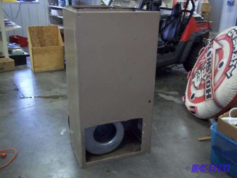 Lennox Fuel oil furnace, 85,000 BTU,&nbsp Co...