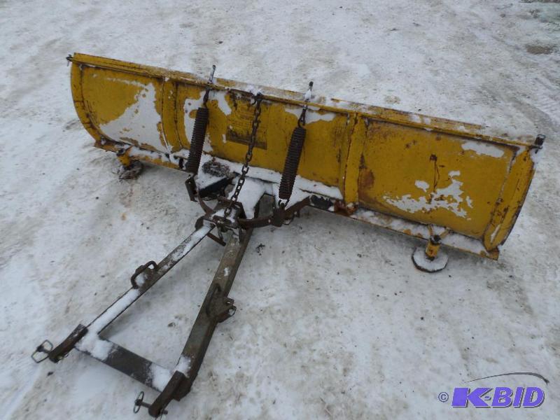 lot 10 image: Meyers 7.5ft Snow Plow With Steel Cutting Edg...