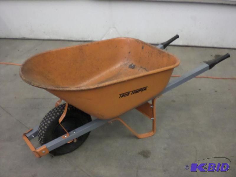 lot 13 image: True Temper Steel Wheel Barrel, Needs New Tir...