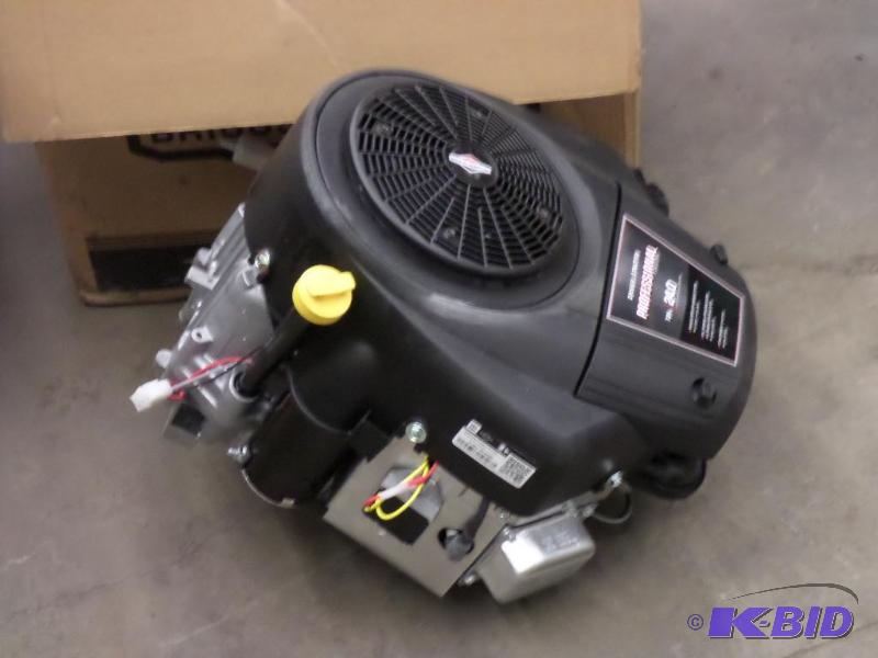 lot 14 image: Briggs & Stratton Platinum XRD 24HP Lawn ...