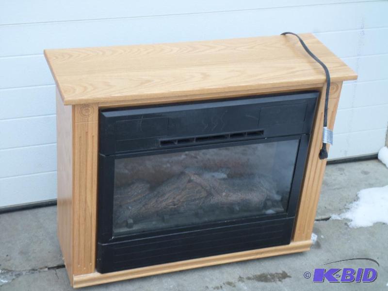 lot 32 image: 115Volt Electric Heater...