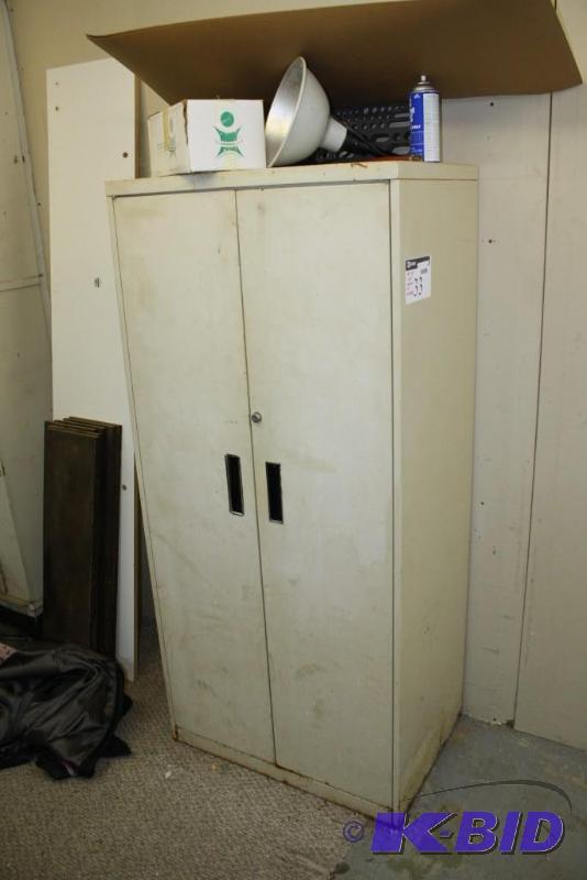 Metal Storage Unit wShelves & Doors