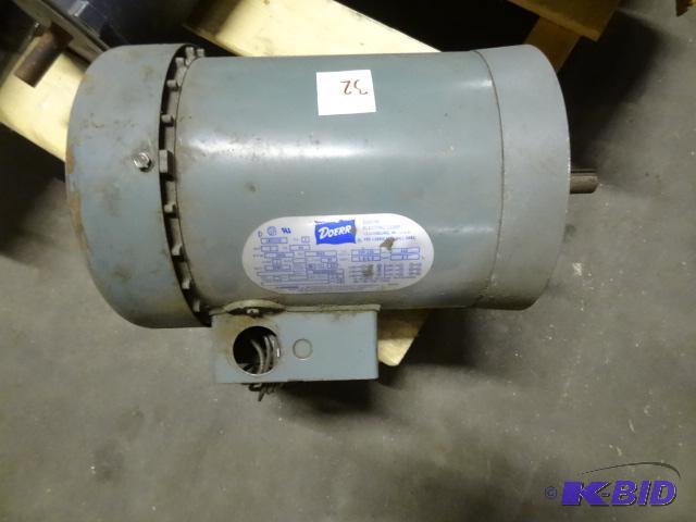 lot 32 image: Doerr electric motor. 2 HP. 3450 RPM. 208-220...