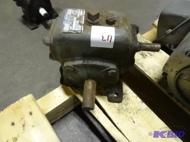 lot 43 image: 90 degree gear drive...