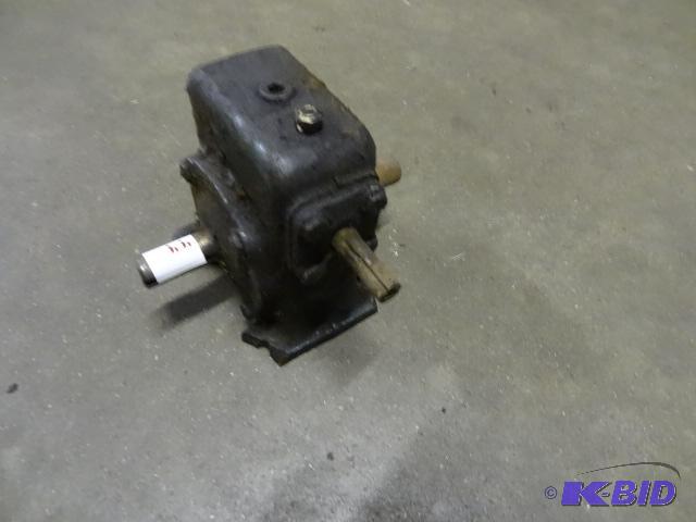 lot 44 image: 90 degree gear drive...