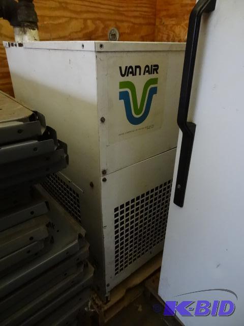 lot 67 image: Van air compressed air dryer. Model RAD-200. ...