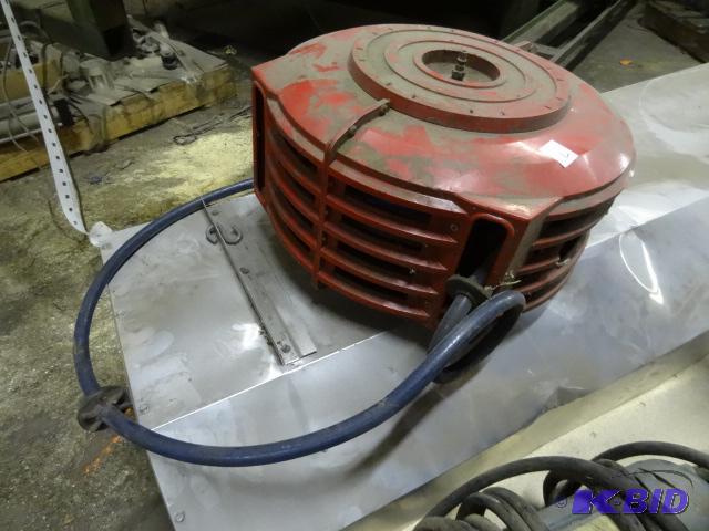 lot 7 image: Retractable hose reel...