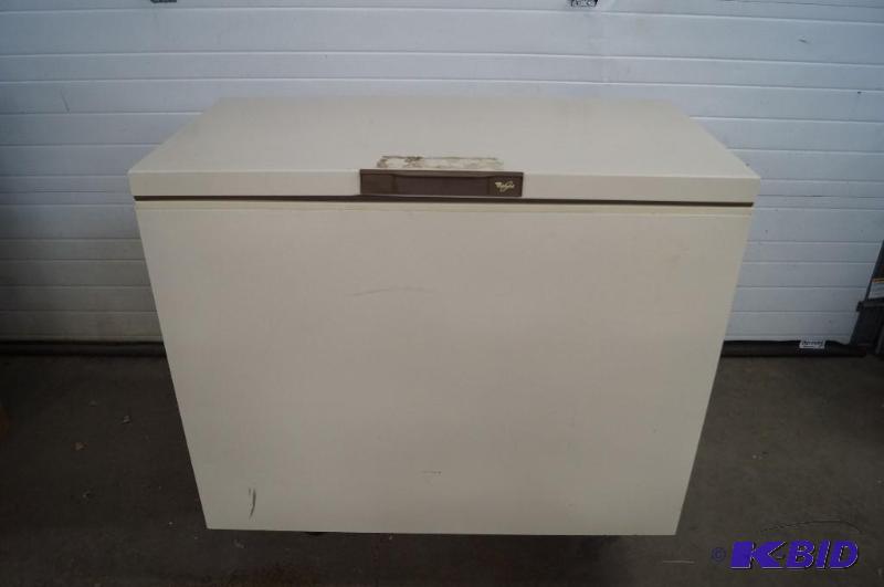 Chest freezer