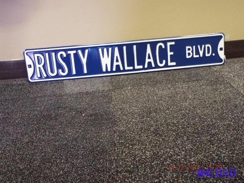 lot 2 image: metal sign