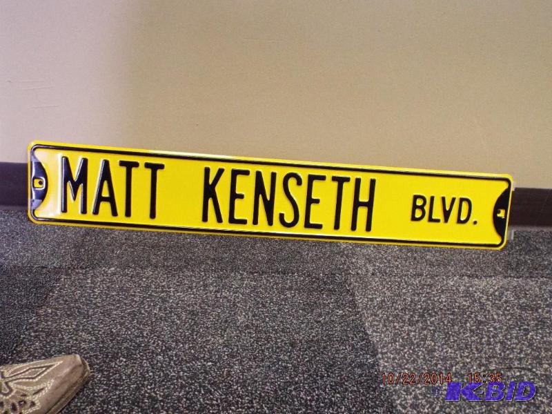 lot 6 image: metal sign