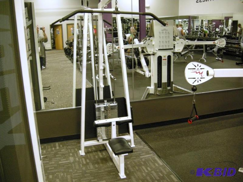 lot 15 image: Lat Pull