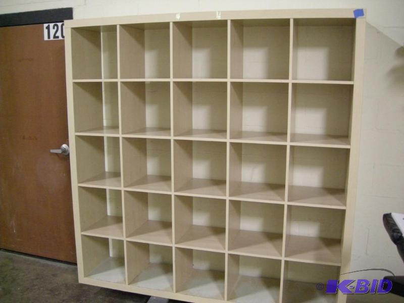 lot 22 image: Storage Shelf