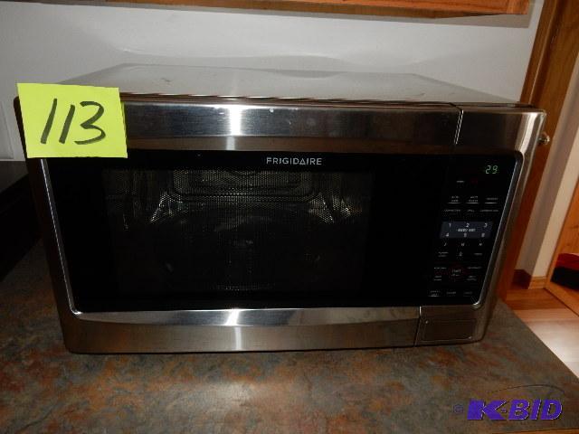 lot 113 image: Frigidaire Microwave, Tested and Works...
