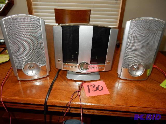 lot 130 image: DURABRAND, AMFM Clock Radio, CD Player. Test...