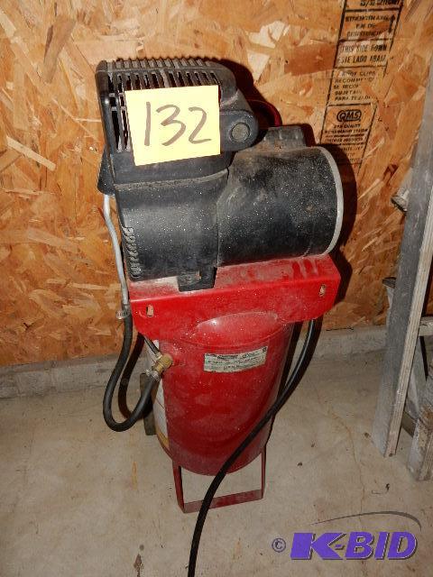 lot 132 image: 11 Gal Coleman Space Saver Air compressor.. T...