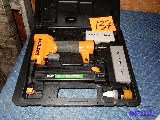 lot 137 image: Bostitch Model SB 21N1 18GA Brads.. 732 Stap...