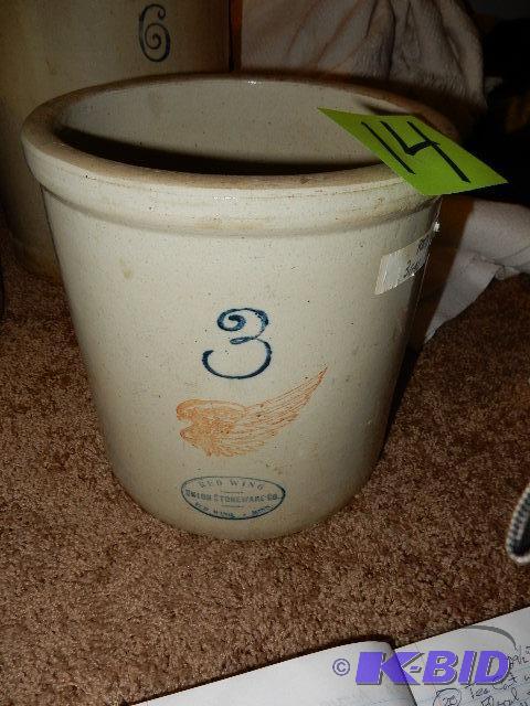 lot 14 image: No. 3 Redwing Crock.. Nice shape...