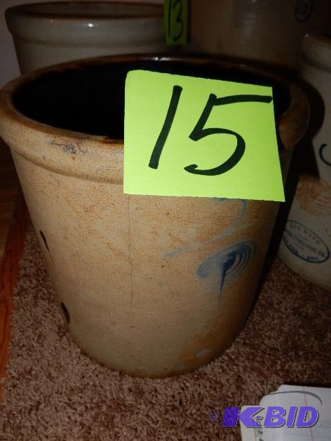 lot 15 image: Bee Sting CRock with Brown inside.. Looks lik...