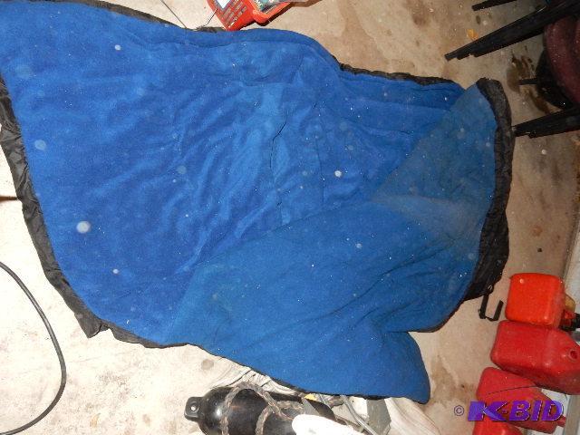 lot 180 image: Sleeping Bag.. Huge and very thick. .Needs so...