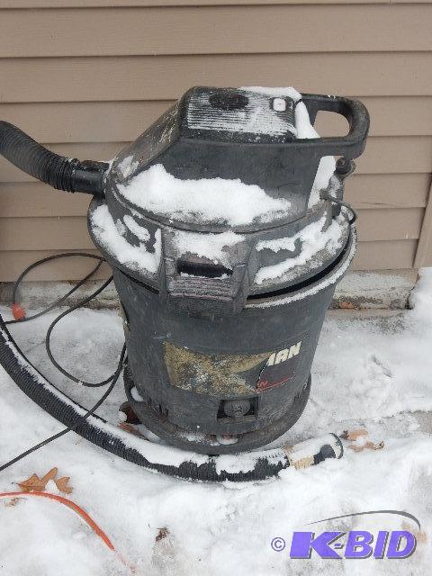 lot 198 image: CRAFTSMAN Shop Vac.. I think this is a 16gal....