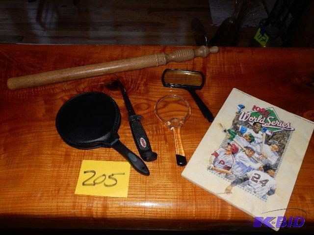lot 205 image: Magnifying glasses, Twins 87 World Series pro...