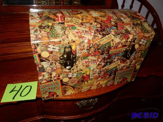 lot 40 image: small Santa Claus theme table top trunk.. 14 ...