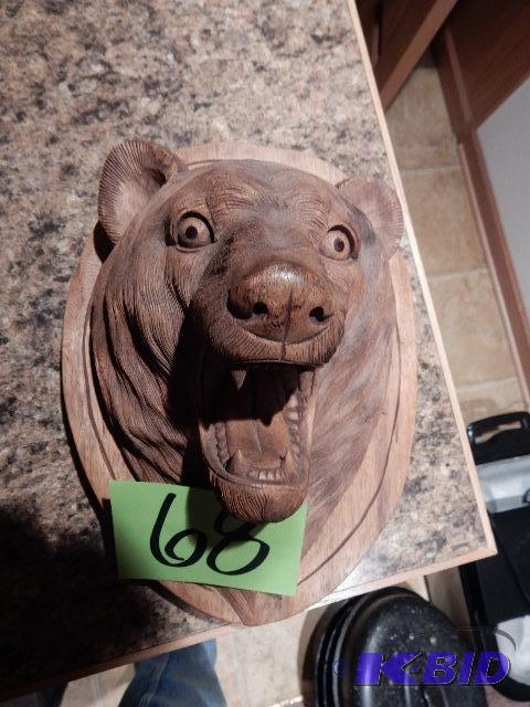 lot 68 image: Solid wood BEAR Bust. Hand carved. Looks like...
