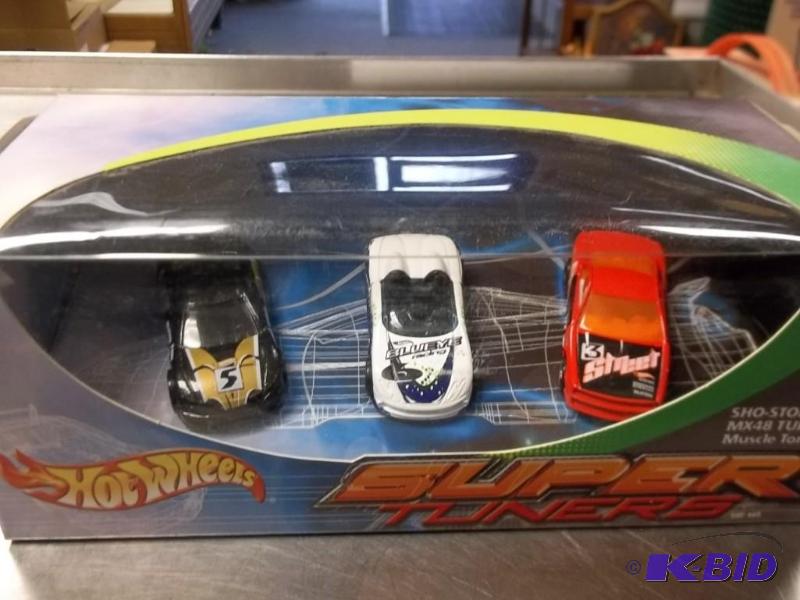 lot 112 image: 2000 Hot Wheels Super Tuners 3 car set