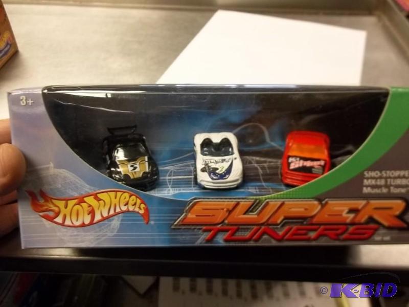 lot 113 image: 2001 Hot Wheels Super Tuners 3 car set