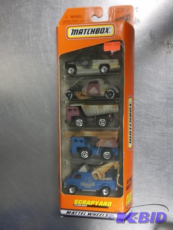 lot 121 image: Matchbox Scrap Yard Gift Pack