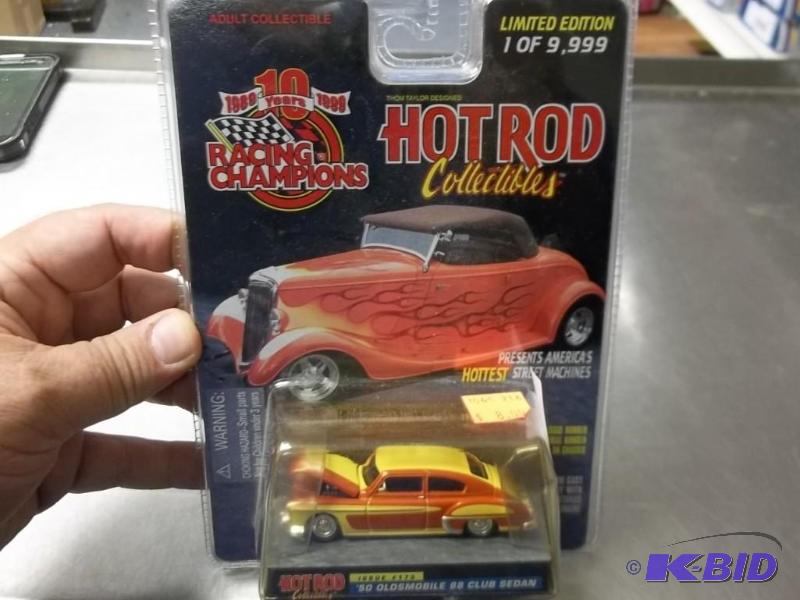 lot 134 image: 1999 Racing Champions Hot Rod Magazine Die Cast