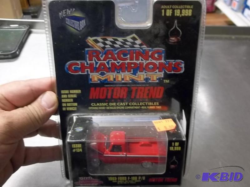 lot 136 image: 1999 Racing Champions Mint Collection Motor Trend Magazine Die Cast