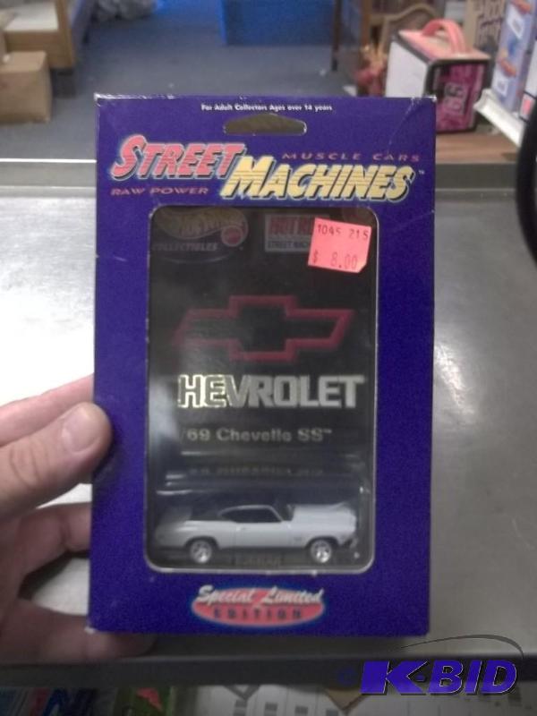 lot 143 image: 2000 Hot Wheels Hot Rod Magazine Street Machines Die Cast