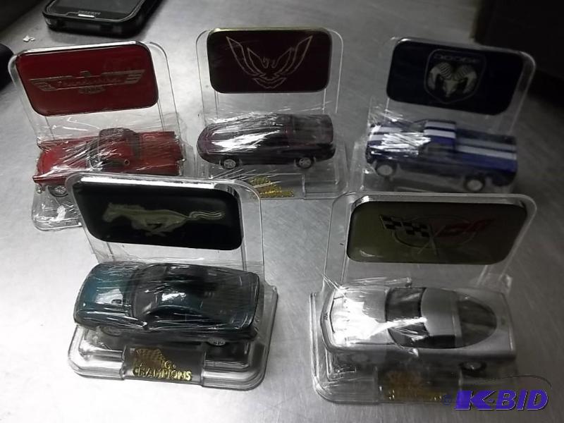 lot 151 image: Lot of 5 Racing Champions Mint Edition Loose Cars
