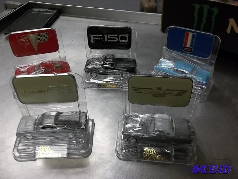 lot 152 image: Lot of 5 Racing Champions Mint Edition Loose Cars