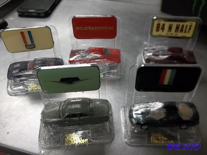 lot 153 image: Lot of 5 Racing Champions Mint Edition Loose Cars