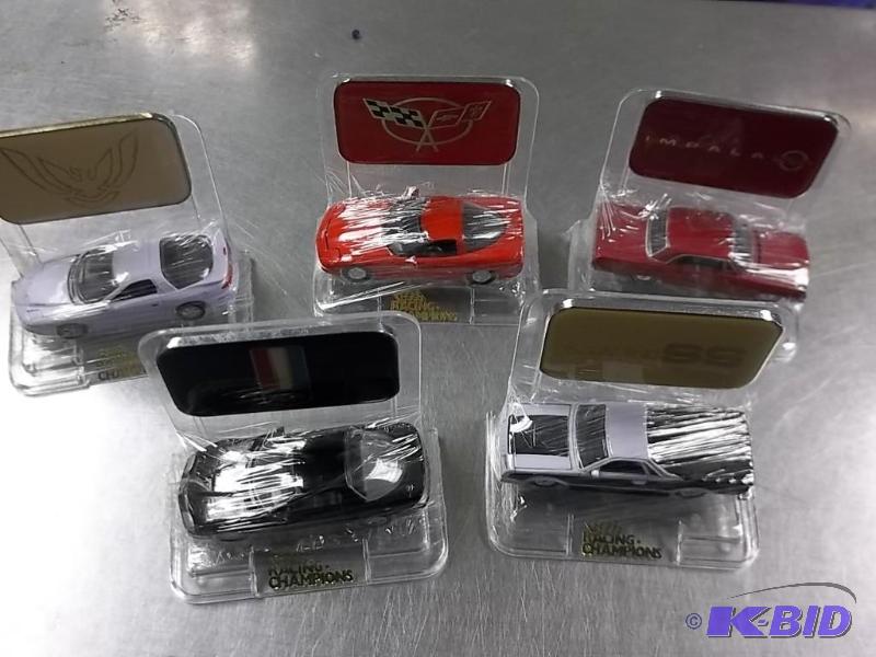 lot 154 image: Lot of 5 Racing Champions Mint Edition Loose Cars